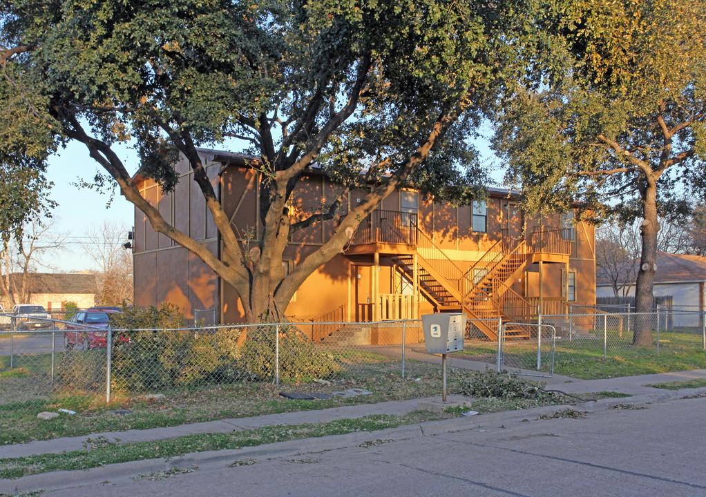 Squirrel Place in Irving, TX - Foto de edificio