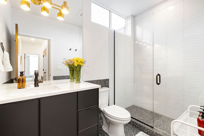 905 17th Ave, Unit SI ID1036009P in Seattle, WA - Building Photo - Building Photo