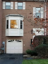 246 Falls Village Rd in Pittsburgh, PA - Building Photo - Building Photo