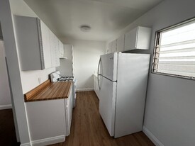 244 5th St, Unit 4 in Seal Beach, CA - Building Photo