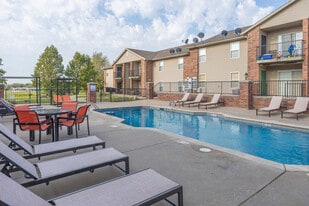 Excelsior Gardens Apartments in Ozark, MO - Building Photo