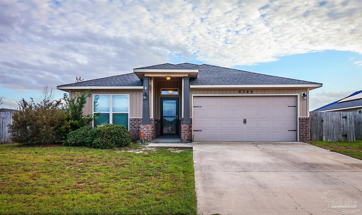 6349 Arbor Ln in Gulf Breeze, FL - Building Photo