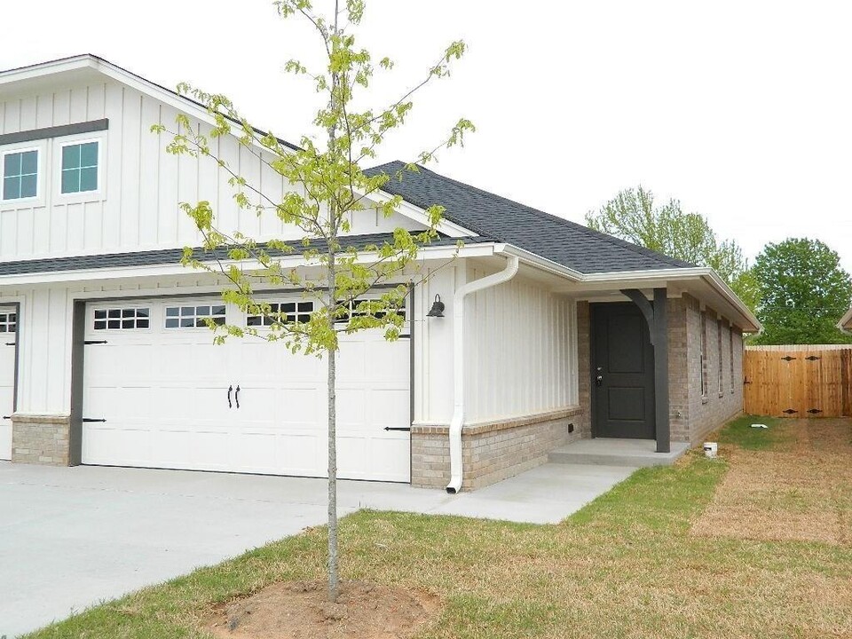 4914 Avion Ct in Oklahoma City, OK - Building Photo