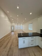 6731 Kraft Ave in North Hollywood, CA - Foto de edificio - Building Photo