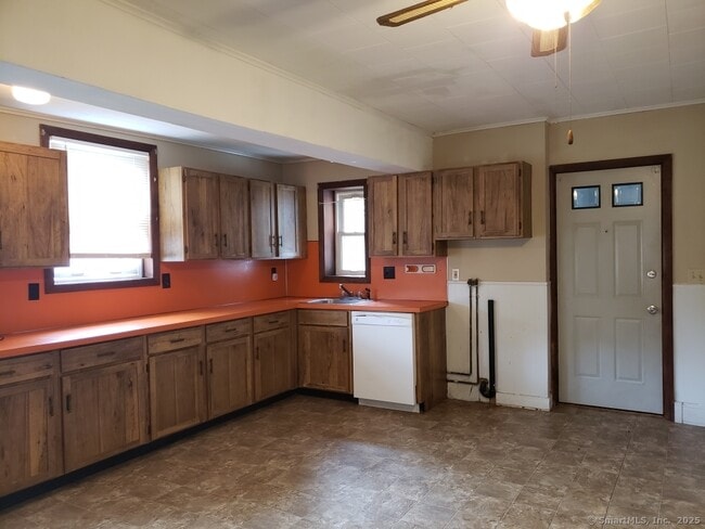 359 Atwood Ave in Waterbury, CT - Building Photo - Building Photo