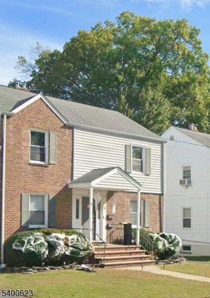 10 Roosevelt Ave in Cranford, NJ - Building Photo