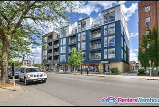 1211 Lagoon Ave in Minneapolis, MN - Building Photo - Building Photo