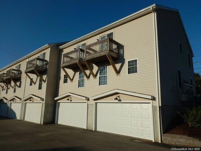 1 Hamilton St in New London, CT - Building Photo - Building Photo