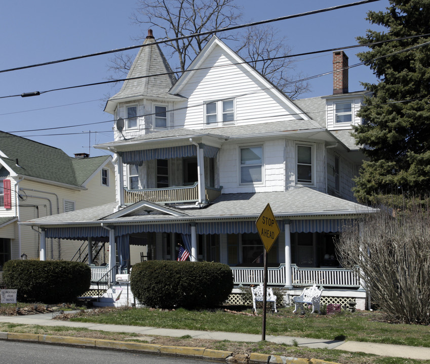 39 Broad St in Manasquan, NJ - Foto de edificio