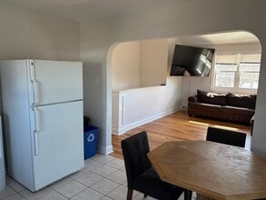 533 W Kings Hwy, Unit B in Audubon, NJ - Foto de edificio - Building Photo