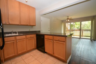 5880 Forest View Rd in Lisle, IL - Building Photo - Building Photo