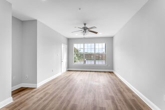 12088 Lamey Brg Rd in D'Iberville, MS - Foto de edificio - Building Photo