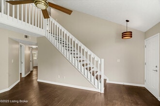 7013 Brook Bend Way in Louisville, KY - Building Photo - Building Photo