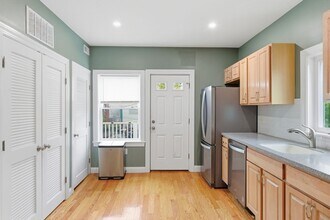 309 Adams St, Unit 3 in Boston, MA - Building Photo - Building Photo