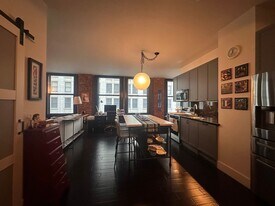 460 S Spring St in Los Angeles, CA - Building Photo