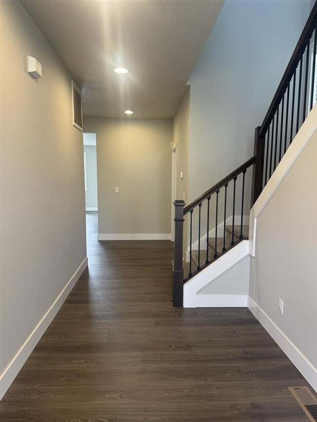 6566 NE Rainsong Ln in Hillsboro, OR - Building Photo - Building Photo