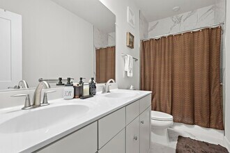 4122 Legato Rd in Fairfax, VA - Foto de edificio - Building Photo