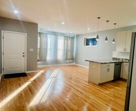 1750 W Cermak Rd in Chicago, IL - Building Photo - Building Photo