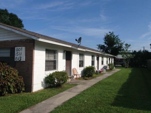 1509 Emmett St in Kissimmee, FL - Foto de edificio