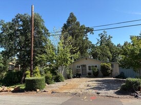 762 Roe Rd in Paradise, CA - Building Photo