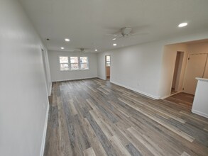 214 W North St in Plainfield, IN - Building Photo - Building Photo