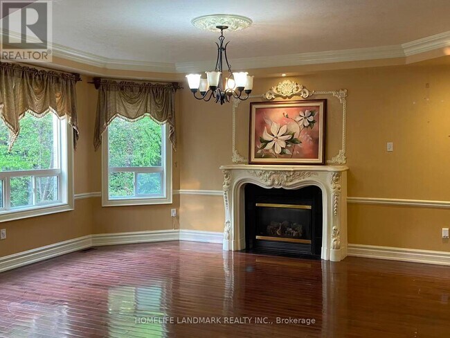 28 Delphinium Ave in Richmond Hill, ON - Building Photo - Building Photo
