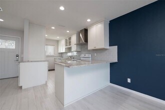 770 Island Way in Clearwater, FL - Building Photo - Building Photo