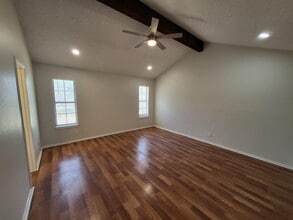 806 Westgate Cir in Laredo, TX - Building Photo - Building Photo