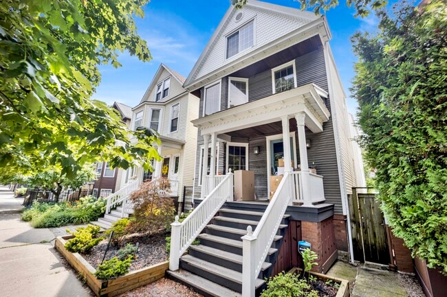 1625 W Hollywood Ave, Unit 3 in Chicago, IL - Building Photo - Building Photo