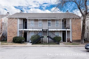 2008 West Loop in Austin, TX - Building Photo