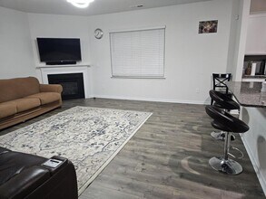 7424 Buckpasser Dr in Greensboro, NC - Building Photo - Building Photo