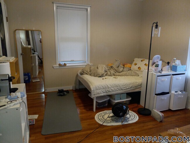 60 Buzzell Ln, Unit 2