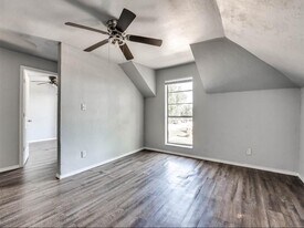 220 E Springer Ave in Guthrie, OK - Building Photo