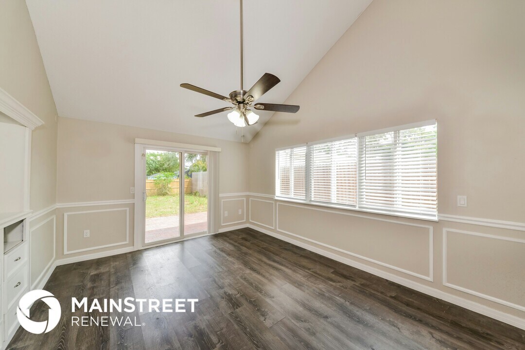 2429 Apache St in Sarasota, FL - Building Photo