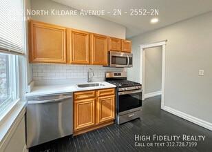 2552 N Kildare Ave in Chicago, IL - Building Photo - Building Photo