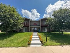 Joann Lane in Waupaca, WI - Foto de edificio - Building Photo