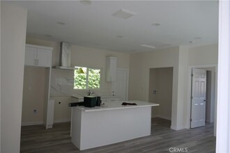 1801 W Garry Ave, Unit 144 in Santa Ana, CA - Building Photo - Building Photo