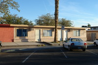 2405 Sunrise Ave in Las Vegas, NV - Foto de edificio - Building Photo