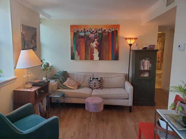 property at 1436 Meridian Plz NW