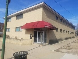 200 W St Paul St in Spring Valley, IL - Building Photo