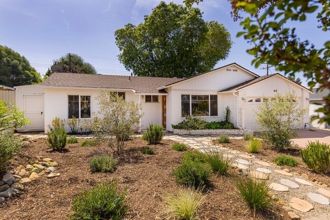 90 Rio Via in Oak View, CA - Building Photo - Building Photo