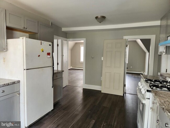 108 New Broadway-Unit -100 in Brooklawn, NJ - Building Photo - Building Photo