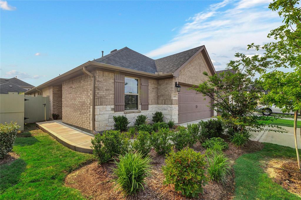 16891 Pink Wintergreen Dr in Conroe, TX - Building Photo