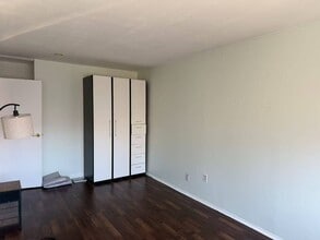 67-107-107 Burns St in Queens, NY - Building Photo - Building Photo