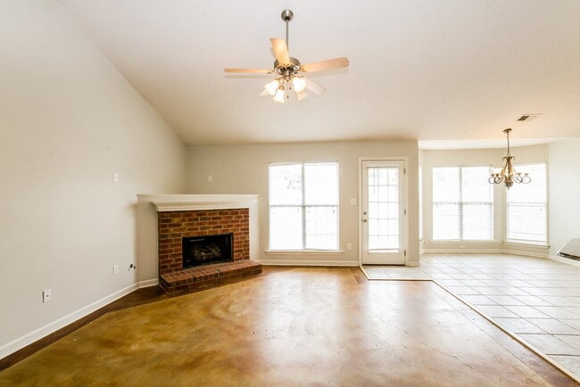 5466 Belle Ridge Dr in Arlington, TN - Foto de edificio - Building Photo