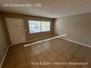 600 Wildwood Way in Clearwater, FL - Building Photo - Building Photo