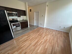 68 Essex St, Unit 6 in Boston, MA - Building Photo - Building Photo