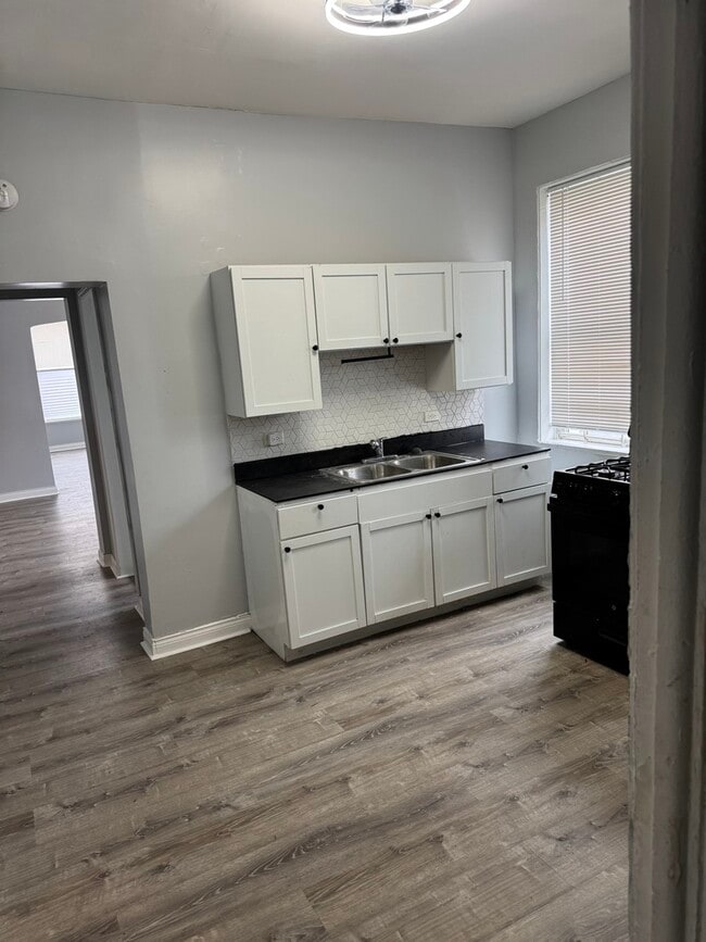 11915 S Lowe Ave in Chicago, IL - Building Photo - Building Photo