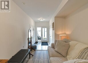 33 Wyn Wood Ln in Orillia, ON - Building Photo - Building Photo