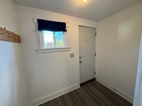 1049 Bluff St in Beloit, WI - Building Photo - Building Photo